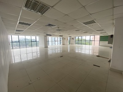 Cho thuê T1 chân tòa chung cư, ngã tư Quang Trung Vạn Phúc, S  450m2, giá: 75tr/tháng 0