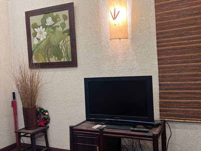 Cho thuê căn hộ Mặt Phố Quảng Khánh 1 ngủ 60m đủ đồ, có ban công rộng 3 bước 5