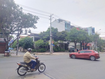 Cho thuê nhà GÓC 2MT số 807-807A-807B đường Tạ Quang Bửu, Phường 5, Quận 8 0