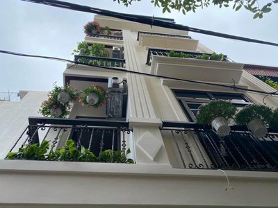 Bán nhà mp lô góc 3 mặt thoáng 1 mp kinh doanh sầm uất - 1 mặt ngõ ôtô dt 72m2.5t,mt4,6m giá 17ty 0