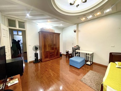 Bán nhà mp lô góc 3 mặt thoáng 1 mp kinh doanh sầm uất - 1 mặt ngõ ôtô dt 72m2.5t,mt4,6m giá 17ty 2