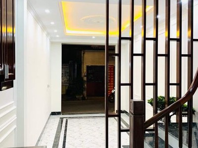 Bán nhà long biên 4,95 tỷ 40m x6 tầng 3