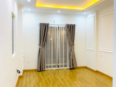 Bán nhà long biên 4,95 tỷ 40m x6 tầng 0