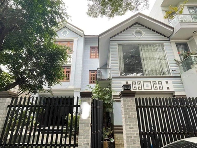 Bán đất tặng biệt thự. 3 tầng ,120m2,tân phú giáp tân bình, chỉ nhỉnh 100tr m2. 0