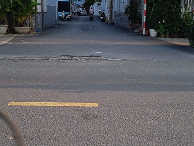 Chủ gấp bán nhà cấp 4 kiệt ô tô ,Hải Châu Đà Nẵng, điện tích khủng giá rẻ sập hầm 1