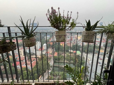 Bán gấp căn hộ 2 PN tại chung cư cao cấp 789 thuộc Ngoại Giao Đoàn, view hồ Sen 0