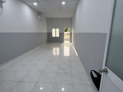 Cho thuê nhà nguyên căn nay mặt tiền đường Hoàng Văn Thụ, Tân Bình. DT 114m2 giá 29 triệu/ tháng 0