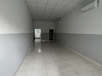 Cho thuê nhà nguyên căn nay mặt tiền đường Hoàng Văn Thụ, Tân Bình. DT 114m2 giá 29 triệu/ tháng 1