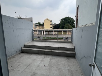 Cho thuê nhà nguyên căn nay mặt tiền đường Hoàng Văn Thụ, Tân Bình. DT 114m2 giá 29 triệu/ tháng 2