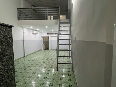 Cho thuê nhà nguyên căn nay mặt tiền đường Hoàng Văn Thụ, Tân Bình. DT 114m2 giá 29 triệu/ tháng 4