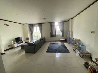 Bán gấp căn hộ quốc cường gia lai 3pn  145m , đầy đủ nội thất, căn góc view đẹp. 0