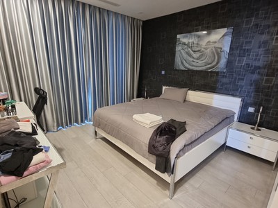 Cho thuê căn hộ vinhomes golden river căn vòng cùng siêu đẹp 3 pn đập thành 2 pn full nội thất 2