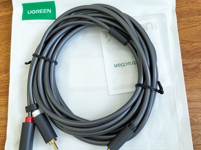 Dây loa Audio 3.5 ra 2 đầu RCA dài 1.5m,3m,5m,10m Ugreen 10511,10584,10512,10513,10514 loại tốt 2