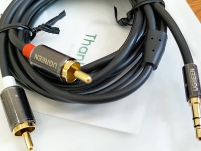 Dây loa Audio 3.5 ra 2 đầu RCA dài 1.5m,3m,5m,10m Ugreen 10511,10584,10512,10513,10514 loại tốt 5