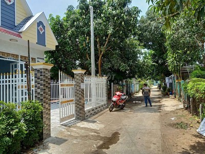 Chính Chủ cần bán nhà đẹp 96m2, 2 phòng ngủ, KDC Hòa Lạc, Ấp Hòa Bình 3, Xã Hoà Lạc, Huyện Phú Tân. 0