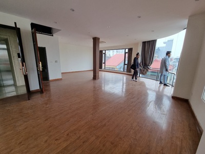 Cho thuê tòa nhà phân lô 6 tầng x 115m cạnh trường học FPT làm trung tâm tiếng anh 2