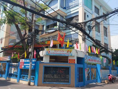 Nhà 1 trệt 2 lầu sân thượng xóm chiếu quận 4 đường trước nhà 10m 3