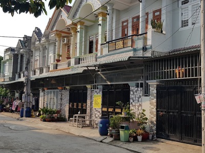 Bán lỗ căn nhà phố 5x18 trệt một lầu tại khu đô thị phúc hưng golden, chơn thành, bình phước 1