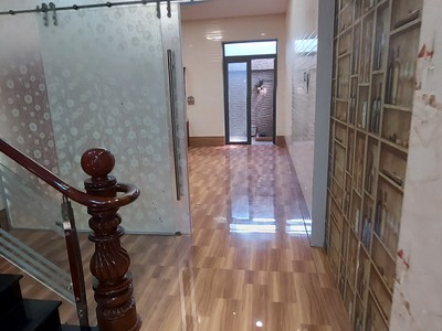 Nhà thuê đường Phạm Hùng, KDC Đại Phúc, Bình Chánh. DT 5x22m. Trệt, 3 lầu, sân thượng.Giá 25 tr/th 3