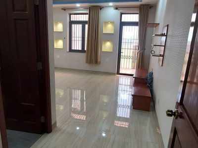 Nhà thuê đường Phạm Hùng, KDC Đại Phúc, Bình Chánh. DT 5x22m. Trệt, 3 lầu, sân thượng.Giá 25 tr/th 8