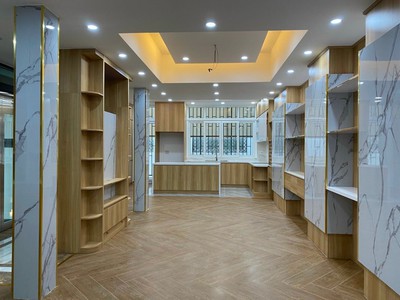 Biệt thự cho thuê KDC Himlam,Tân Hưng Q7. Dt 10x20,hầm, lửng 3 lầu.7p,thang máy nhà trống.Giá 110tr 1