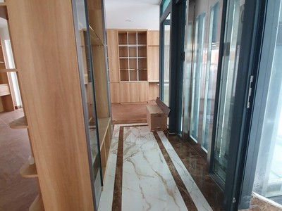 Biệt thự cho thuê KDC Himlam,Tân Hưng Q7. Dt 10x20,hầm, lửng 3 lầu.7p,thang máy nhà trống.Giá 110tr 8
