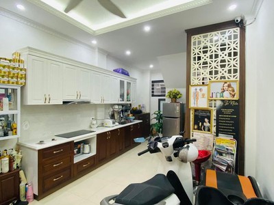 Bán gấp nhà lạc long quân 5 tầng mới đẹp mặt ngõ, 2 thoáng, ô tô 3