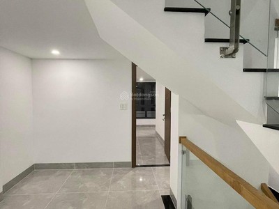 Cần bán nhà  hoặc cho thuê  nhà khu biconsi riverside 1 trệt 2 lầu mới 100. 4