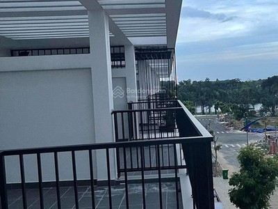 Cần bán nhà  hoặc cho thuê  nhà khu biconsi riverside 1 trệt 2 lầu mới 100. 2