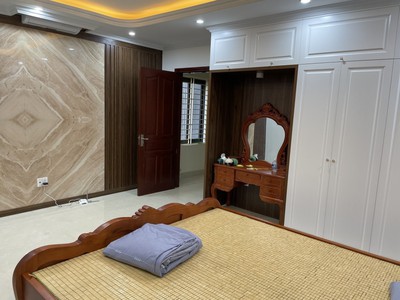 Bán nhà long biên phố ngọc thuỵ 10.7tỷ mặt tiền 7m kinh doanh tốt 4