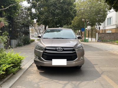 Tôi cần bán chiếc xe ô tô Toyota Innova 2.0E màu đồng ánh kim,sx 2018,biên HN 0