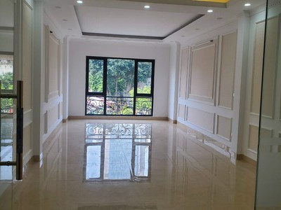 Bán nhà viewo hồ gar a thang máy phố nguyễn ngọc vũ cầu giấy 16 tỷ. 1