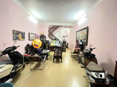 Cần bán đất tặng nhà C4, Mỗ Lao, Hà Đông. 10m ra ô tô tránh, mặt tiền rộng, giá  nhỉnh 4 tỷ 0