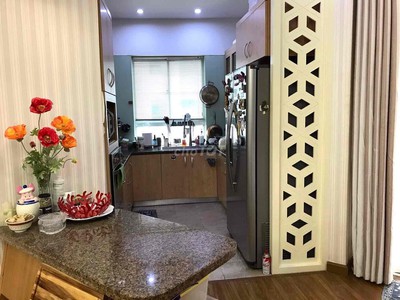 Chính chủ bán căn hộ tặng full nội thất dt 152,5 m2 nằm tại phường trung hoà, quận cầu giấy, hà nội 3