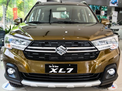 Suzuki XL7 khuyến mãi hơn 40 triệu trong tháng 3 5