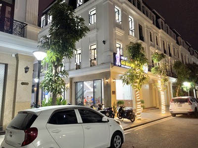 Cho thuê nguyên căn 3 tầng tại Hoàng Huy Mall 0