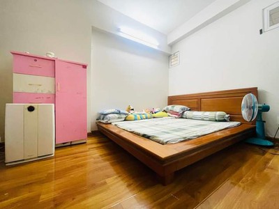 Chính chủ bán ehome 3  có banlcon   đã có sổ hồng riêng ,giá chốt 1 tỷ800 0