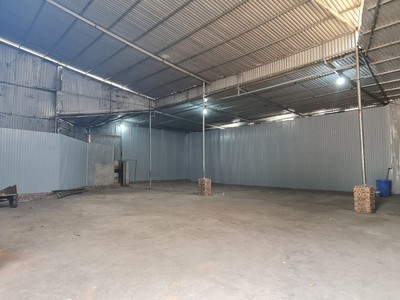 Cho thuê 450m kho xưởng tại đông ngạc, bắc từ liêm, hà nội.sẵn điện 3 fa nước sạch container đỗ cửa 0