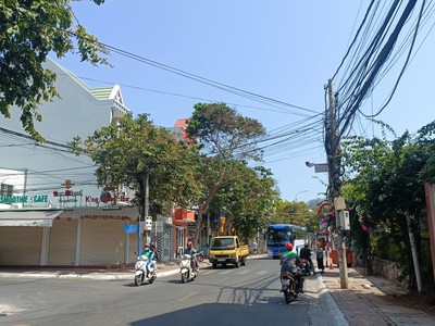 Chính phủ bán lô đất mặt tiền phan chu trinh p2 vũng tàu dt 220m ngang 8 nở hậu đất vuông đẹp giá 2