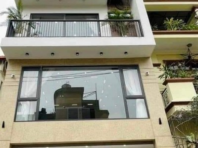Bán nhà đẹp ngọc thuỵ long biên,60m2, 5 tầng, 6 phòng rộng đầu tư homestay rất tốt giá: 5.75 tỷ 0