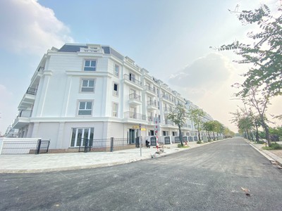 Tôi là chính chủ, không phải môi giới, cần tiền nên bán gấp liền kề căn góc lk13 - 18 dự án 3