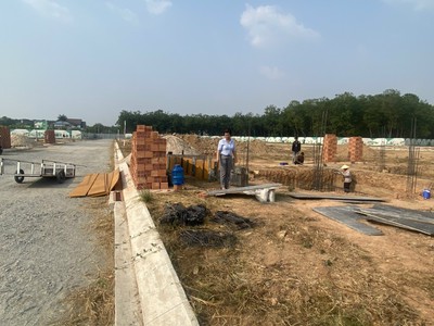 Bán nhà ngay sau ủy ban Chánh Phú Hòa TX Bến Cát. 1 trệt 1 lầu. 1