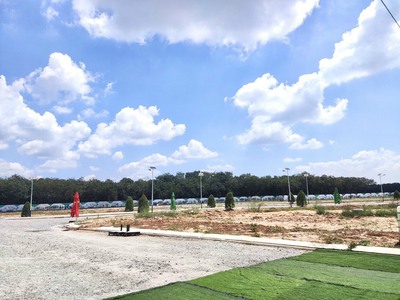 Bán nhà ngay sau ủy ban Chánh Phú Hòa TX Bến Cát. 1 trệt 1 lầu. 3