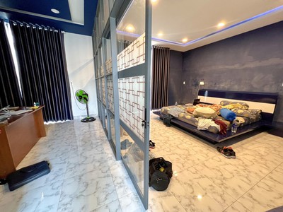 Siêu biệt thự 5 tầng gần 130m2 ngang 9m sát quận 6 chỉ 12 tỷ hơn 1
