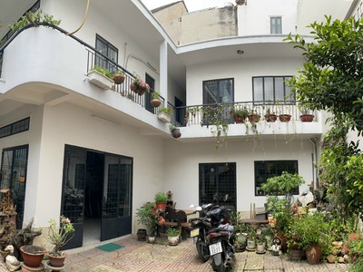 Phường phú thạnh, biệt thự gần ngã 4 lũy ban bích và thoại ngọc hầu, dt 11x14. giá 11 tỷ 1