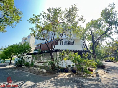 Nhà góc 2 mặt tiền 6x19m 3 lầu st phường tân phong quận 7. tây tứ trạch 2