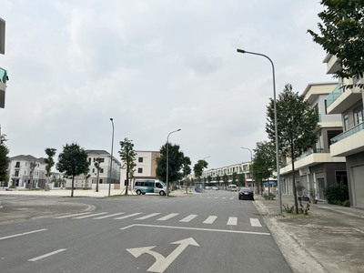 Bán gấp nhà phố 3 tầng trục đi bộ 26m khu đô thị centa city chỉ với 7 tỷ 120m2 1