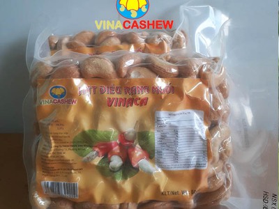 Công ty Vinacashew chuyên cung cấp đặc sản sỉ và lẻ hạt điều rang muối Vinaca các loại 16