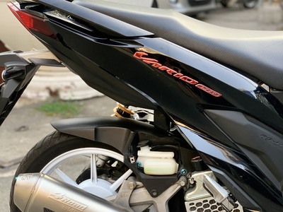 VARIO 2020 biển Sài Gòn chính chủ Kiểng : pô 4 road mỹ, phuoc ohlins pháp, mâm racingboy 8c , heo ad 2