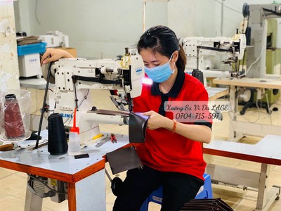 Sale lô hàng ví da thật sỉ 45k - Tận xưởng 0